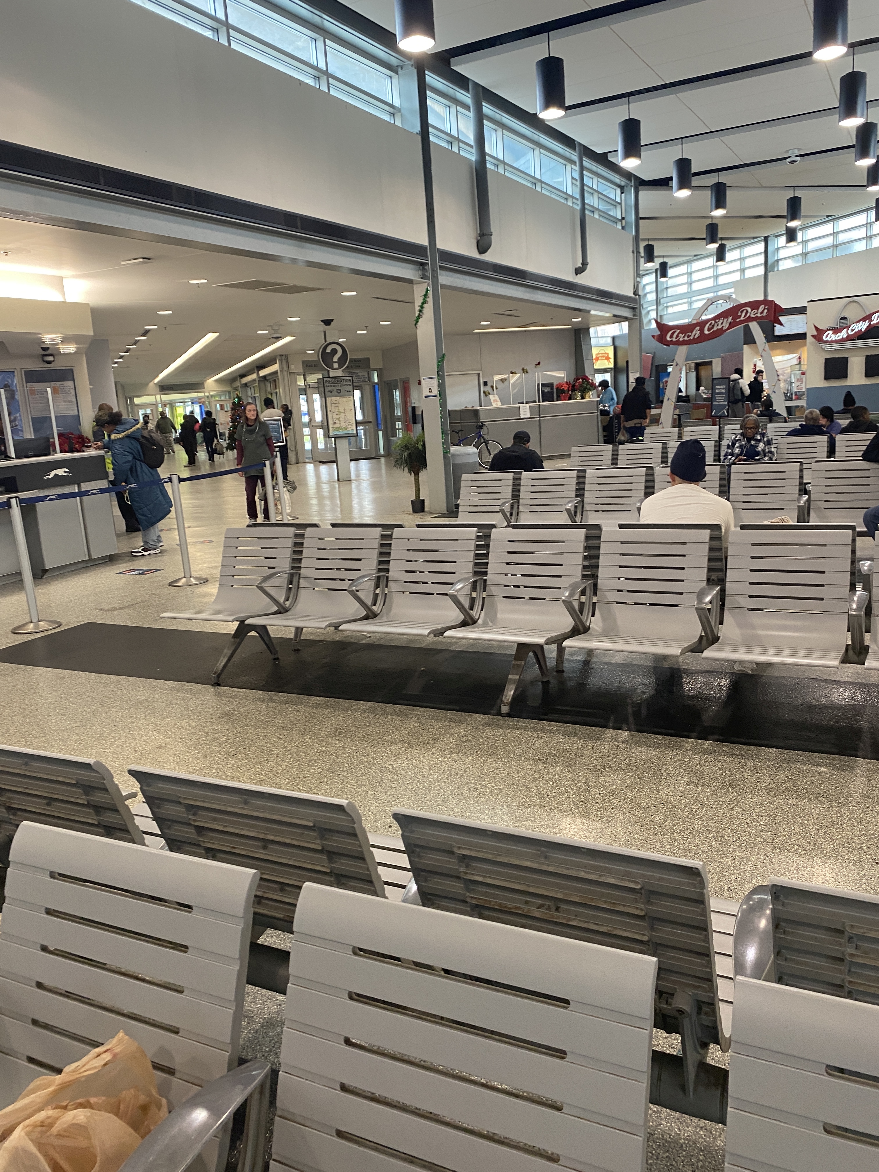 photo of St. Louis Greyhound bus station